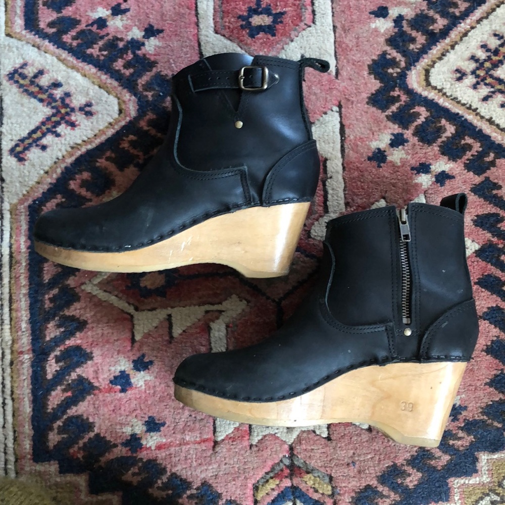 No. 6 Black Leather Mules with Wooden Heel